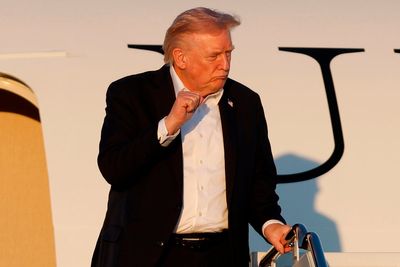 US to pause effort to guide ships out of Strait of Hormuz to focus on Iran deal