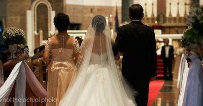 Guy Asks For Advice After Fiancée’s Wedding Request Weirds Him Out, People Slap Some Sense Into Him