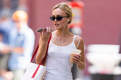 How wired headphones became a stylish rebellion against Big Tech