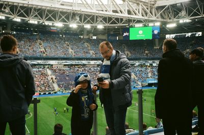 What Live Betting Offers Football Fans That Pre-Match Bets Don't