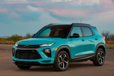 These are Edmunds' top used SUVs under $20,000 for teen drivers