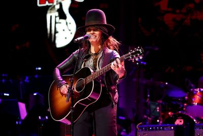 Songwriting legend Linda Perry to be honoured with special Ivor Novello award