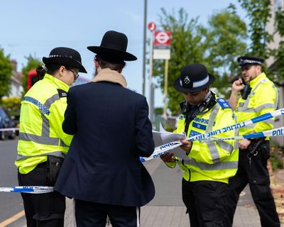 Met sets up specialist unit as antisemitic hate crimes in London hit two-year high