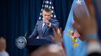 Secretary of War just silenced a reporter with a wild claim that Trump isn’t Netanyahu’s puppet, then doubled down with a bizarre defense