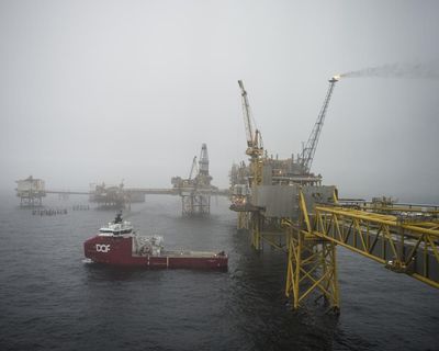Norwegian government attacked over decision to reopen North Sea gasfields
