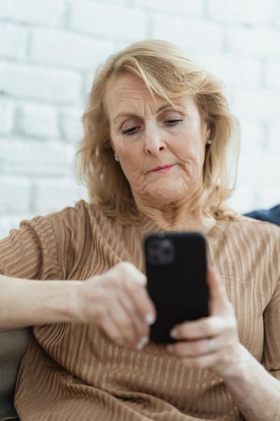 The 3G Shutdown Could Leave Millions of Seniors Without Emergency Access