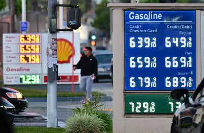 Uncertainty looms as last oil tanker from Middle East arrives in California