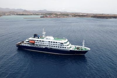 Pair self-isolating in UK after return from cruise ship affected by hantavirus outbreak
