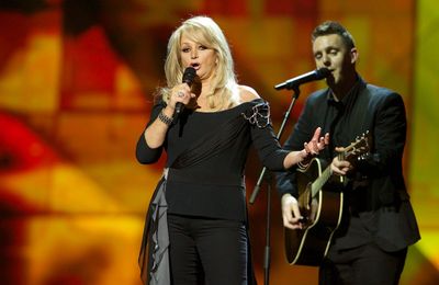 Bonnie Tyler undergoes emergency surgery