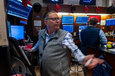 Oil prices fall sharply towards $100 on hopes of Iran deal