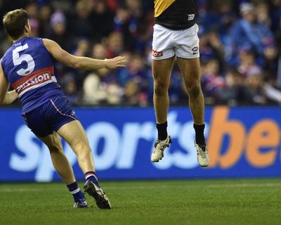 Change in Sportsbet policy engulfs AFL identities amid scrutiny of gambling links