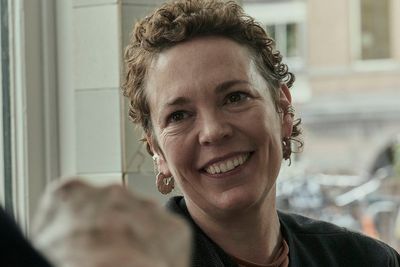 Jimpa review – Olivia Colman’s queer family drama should be a lot more daring
