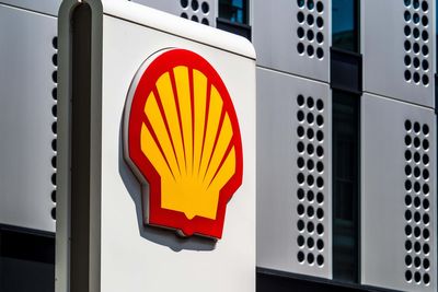 Shell profits soar amid surging oil prices because of Iran war