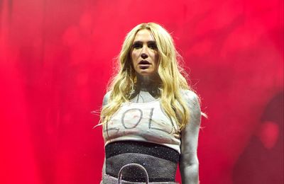 Kesha turned her mother's placenta into a necklace