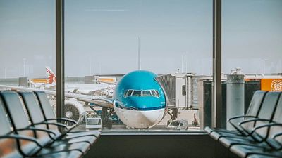 Are you a ‘sitter’ or a ‘hoverer’? The airport habits that drive travellers crazy
