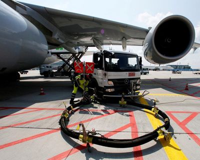 Airlines still have to pay compensation if flights cancelled due to fuel crisis, EU says