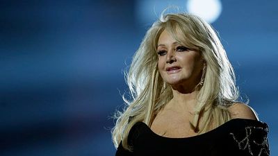 Singer Bonnie Tyler recovering after emergency operation in Portugal