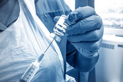 NHS cancer nurses exposed to toxic chemicals linked to miscarriage, due to inadequate PPE
