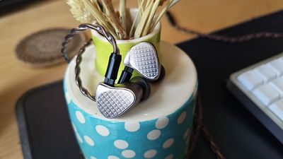 This earphone is a 'world first'... yet I feel like I’ve heard it before