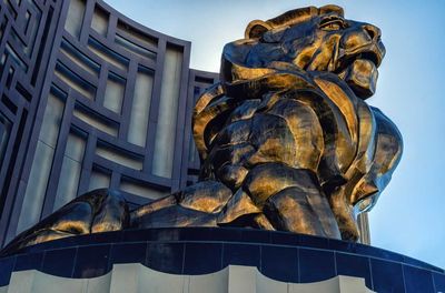 MGM Resorts Stock: Is Wall Street Bullish or Bearish?