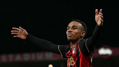 Why Arsenal, Barcelona, Man City Would Want to Sign Premier League Record Breaker