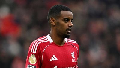 Liverpool XI vs. Chelsea: Isak Decision Made—Injury News, Predicted Lineup