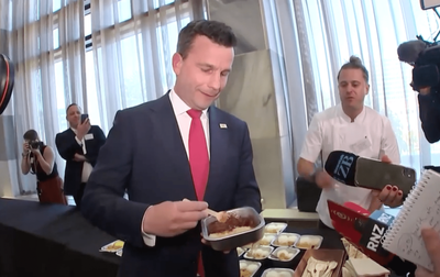Education ministry reminds schools not to let students take leftover lunches home