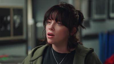 Survivor Fans Have Been Dunking On The Billie Eilish Idol, But She's Been Getting Very Different Feedback
