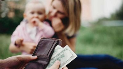 US to revoke passports of thousands of parents over unpaid child support, starting with debts above $100,000