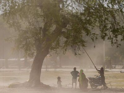 Heat waves spell more trouble for oil-hit Asia
