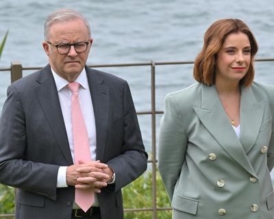 Communications minister Anika Wells repays $10,000 in incorrect travel expenses
