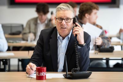 Starmer under pressure as Labour suffers local election losses