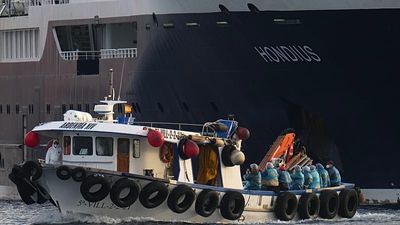 Hantavirus-hit vessel re-docks in the Canary Island due to bad weather during evacuation