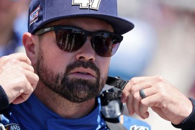Ricky Stenhouse Jr. signs multi-year contract extension with Hyak Motorsports