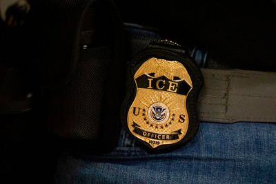 ICE hands members of Congress new memo blocking detention center visits — while they’re trying to get in
