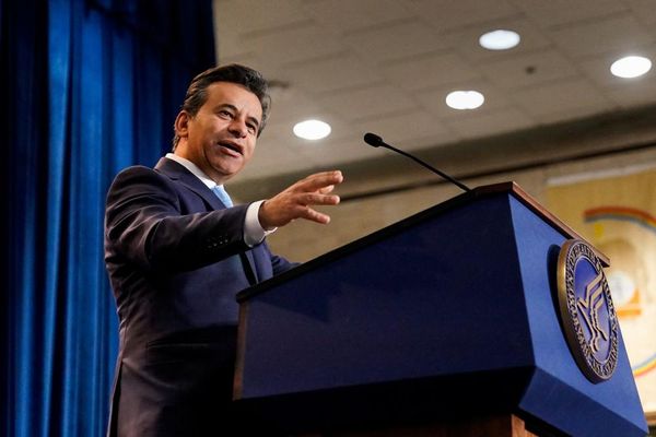 ‘The FDA is a complete mess’: Trump makes fate of agency chief unclear as public trust plummets