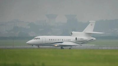 Plane carrying 22 UK citizens evacuated from hantavirus-hit ship lands in Manchester