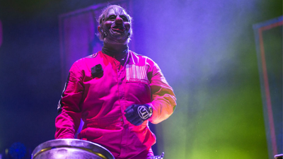 "I’llgo from on, to just straight up I feel likeI’mdying." Slipknot's Shawn 'Clown' Crahan needs heart surgery