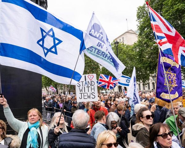 Thousands attend rally against antisemitism outside Downing Street