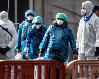 Dozens of people from cruise ship struck by hantavirus leave Tenerife
