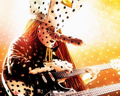 Angine de Poitrine review – alien rock duo’s UK debut is hypnotic, harebrained and 100% worth the hype