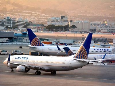 United Airlines flight landing in Newark strikes pole on New Jersey Turnpike, damages delivery truck