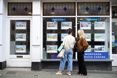 Lloyds to give first-time buyers a lifeline with new £5,000 deposit mortgage