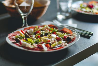 Smarter Snack Habits That Improve Blood Sugar Control, Boost Energy, and Increase Satiety