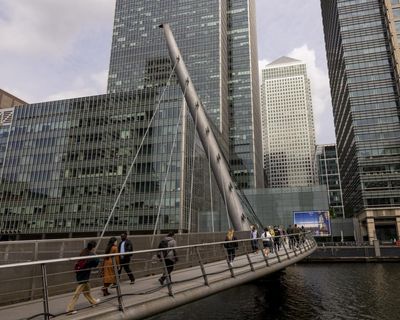 UK long-term borrowing costs dip from 28-year high after Starmer allies back PM – as it happened