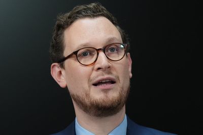 Darren Jones says he is ‘sad’ five times as calls grow for Keir Starmer to resign