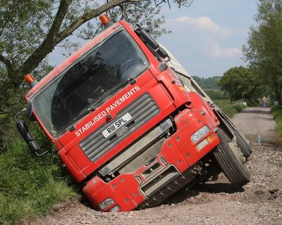 Lorry gets stuck in hole it was sent to fix in Somerset