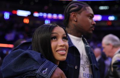 Cardi B gives Stefon Diggs a second chance