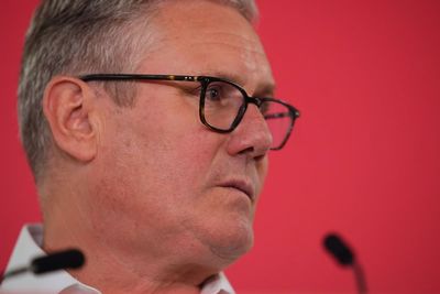 First junior minister resigns and calls on Starmer to set out departure plan