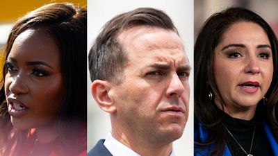 First Thing: Democrats express ‘grave concerns’ over secretive ICE deportation flights